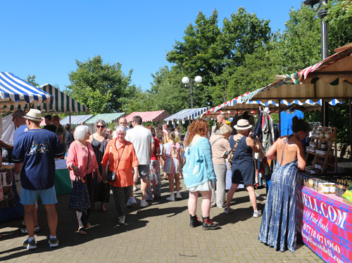 Bustling Torrance Market